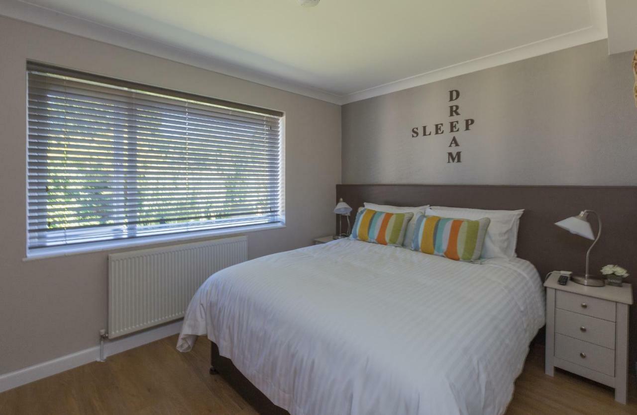 Bentleys Coast And Country B&B Lymington Bagian luar foto