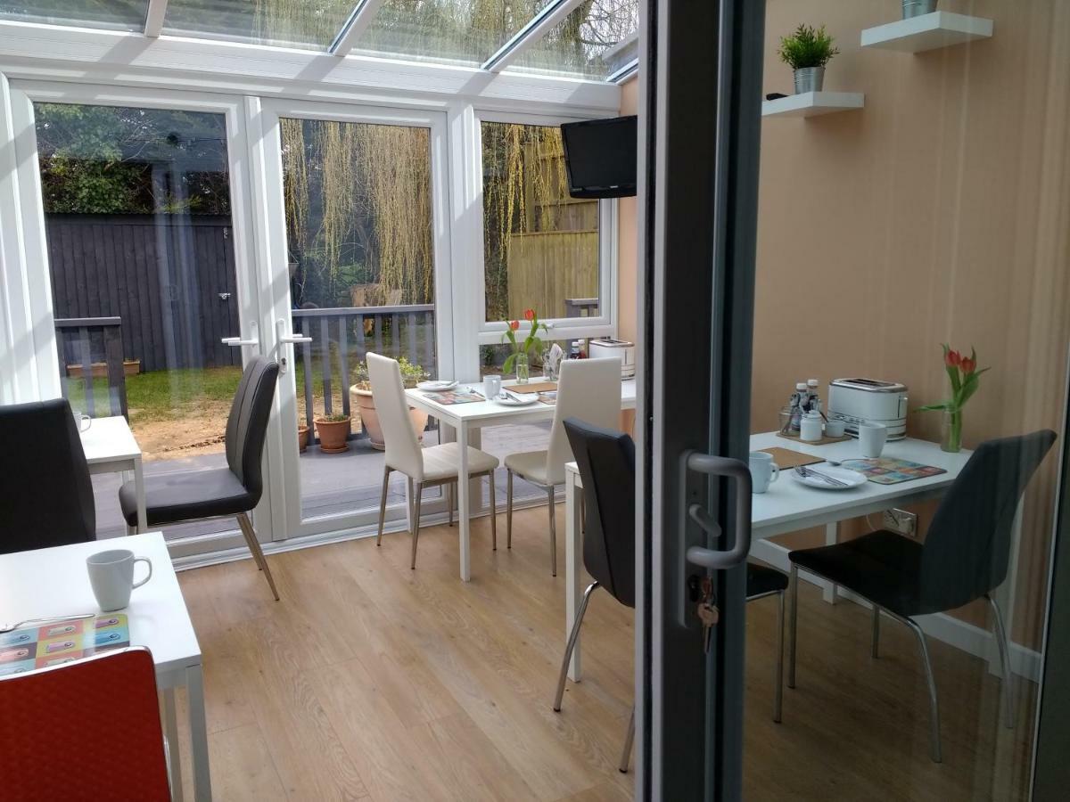 Bentleys Coast And Country B&B Lymington Bagian luar foto